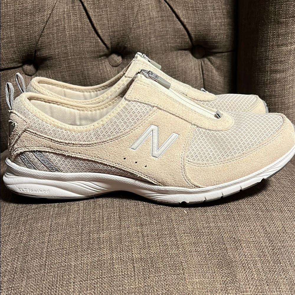 New Balance Everlight Women's Beige Slip-On Sneakers size 9.5